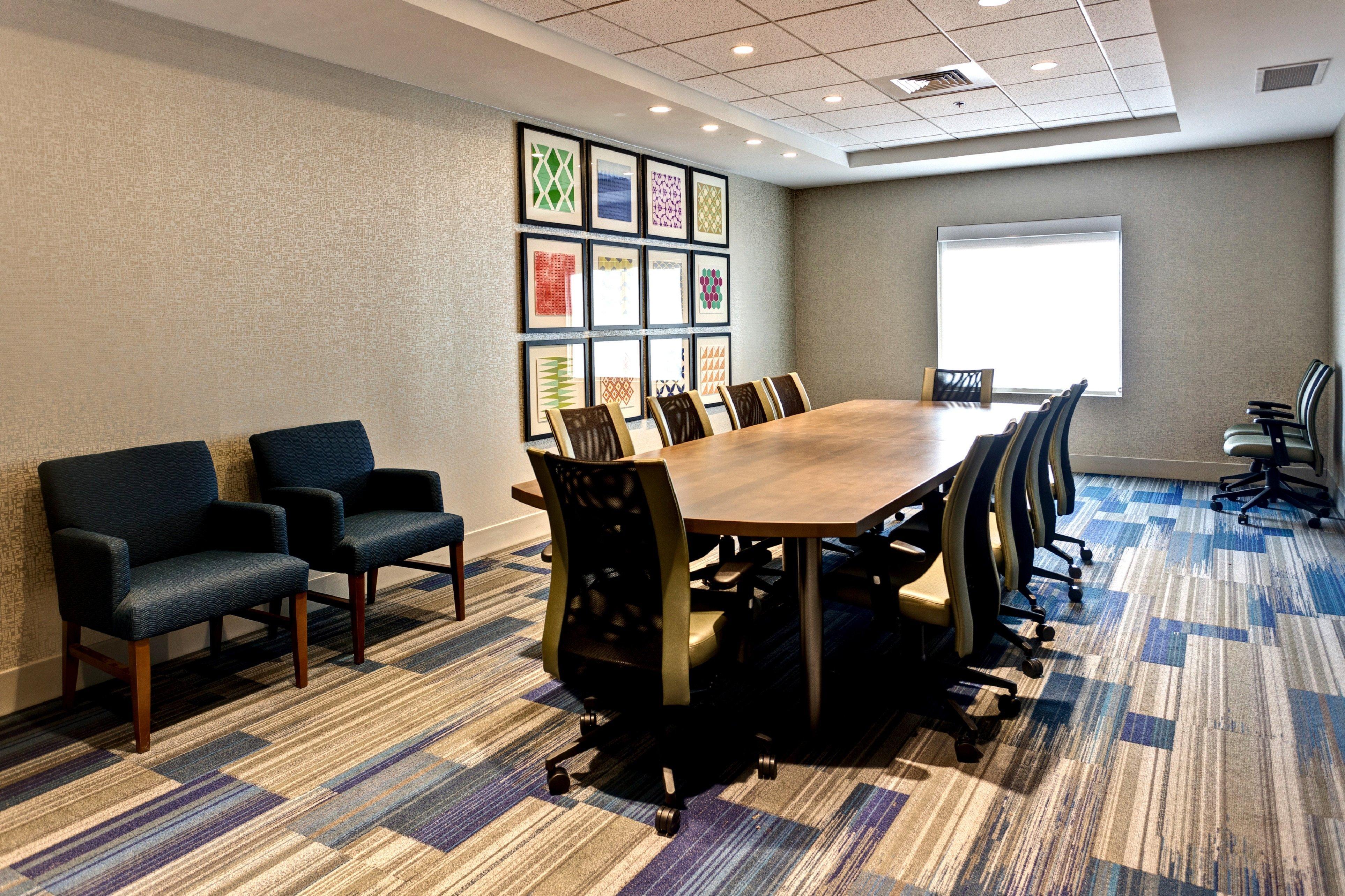 Holiday Inn Express & Suites Great Bend By Ihg Exterior foto