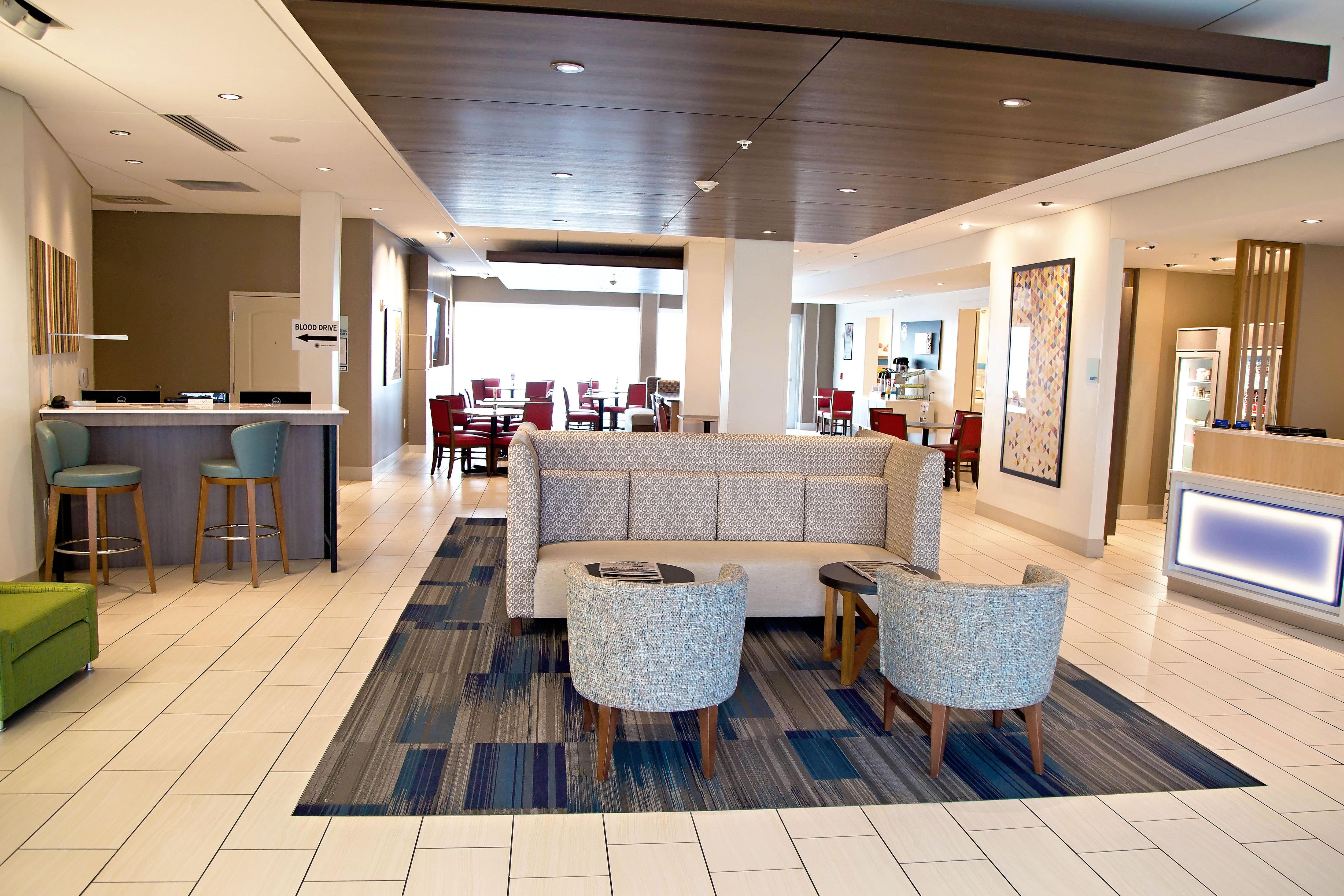 Holiday Inn Express & Suites Great Bend By Ihg Exterior foto