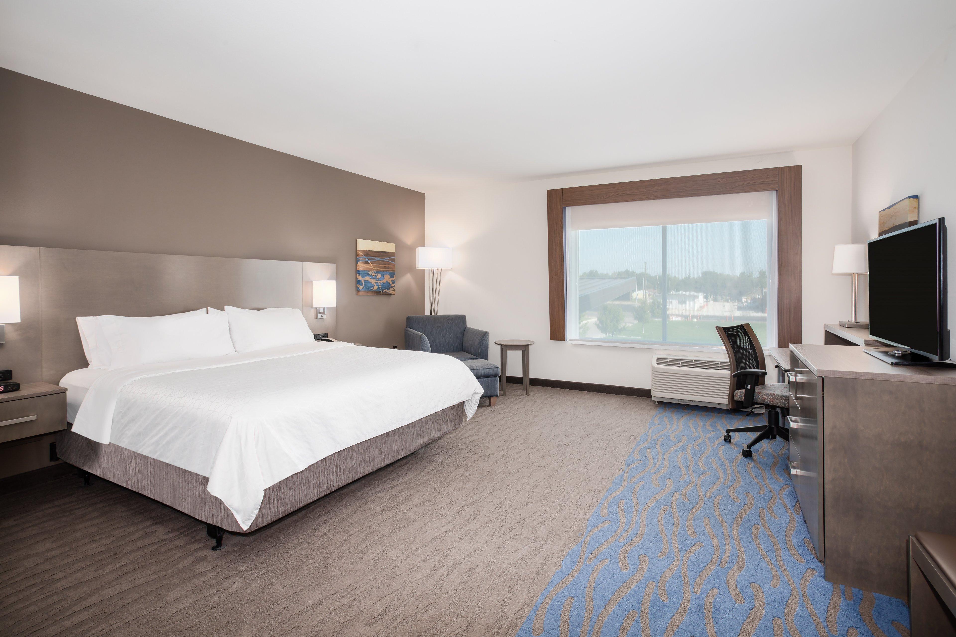 Holiday Inn Express & Suites Great Bend By Ihg Exterior foto